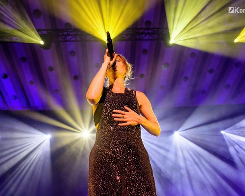 RECENZIE: Un show senzorial, plin de energie și culoare, cu Zaz la Sala Palatului (FOTO)