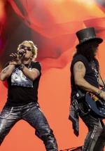 Guns N’ Roses a dat startul turneului mondial „We’re F’N’ Back!”, cu un show în Abu Dhabi