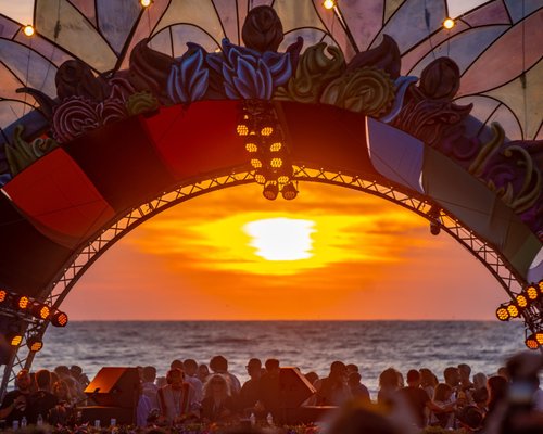 NEVERSEA 2023: sistem de plată, check-in și acces la festival