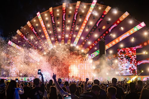 Festivalul NEVERSEA 2024 are loc între 4 și 7 iulie. Prețuri speciale pentru fani!
