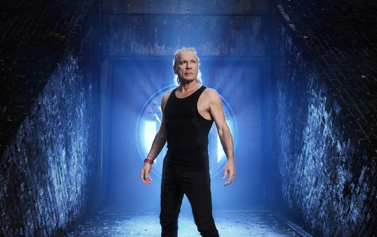 Bruce Dickinson, solistul trupei Iron Maiden, revine la București în 2024