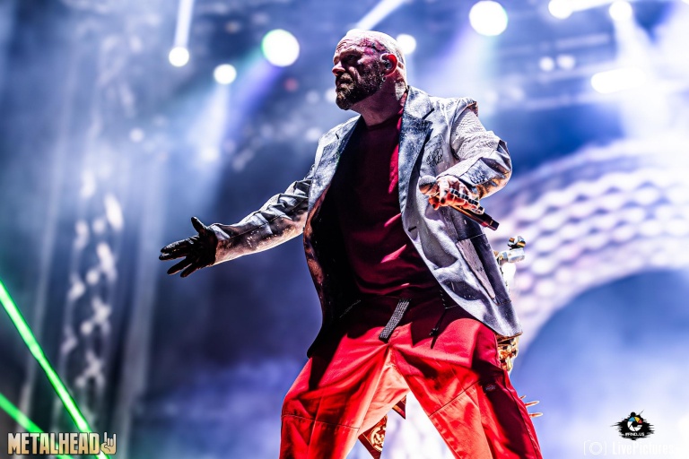 RECENZIE: Metal electrizant și emoție pură cu Five Finger Death Punch la București (FOTO)