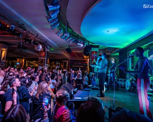 FOTO: VAMA la Hard Rock Cafe din Bucureşti