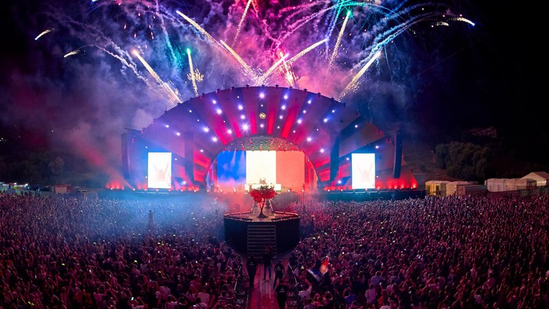 Artificii la scena principală NEVERSEA Festival 2024