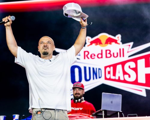 RECENZIE: Puya a câștigat Red Bull SoundClash 2025 într-un duel incendiar cu Theo Rose, în fața a peste 10.000 de fani