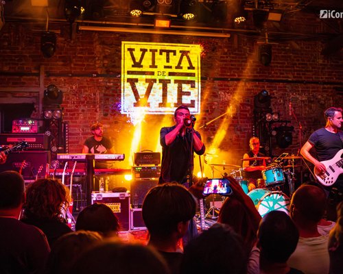 FOTO: Vița de Vie la Expirat – Halele Carol din Bucureşti