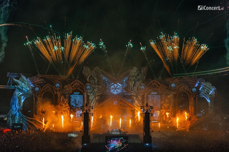 Program pe zile UNTOLD Festival 2026. Află când urcă pe scenă Sting, Zara Larsson, Lewis Capaldi sau Martin Garrix!